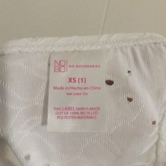 (Free with a purchase) No boundaries white eyelet bustier top - Picture 5 of 5